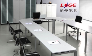辦公會(huì)議臺(tái)使用注意事項(xiàng)。